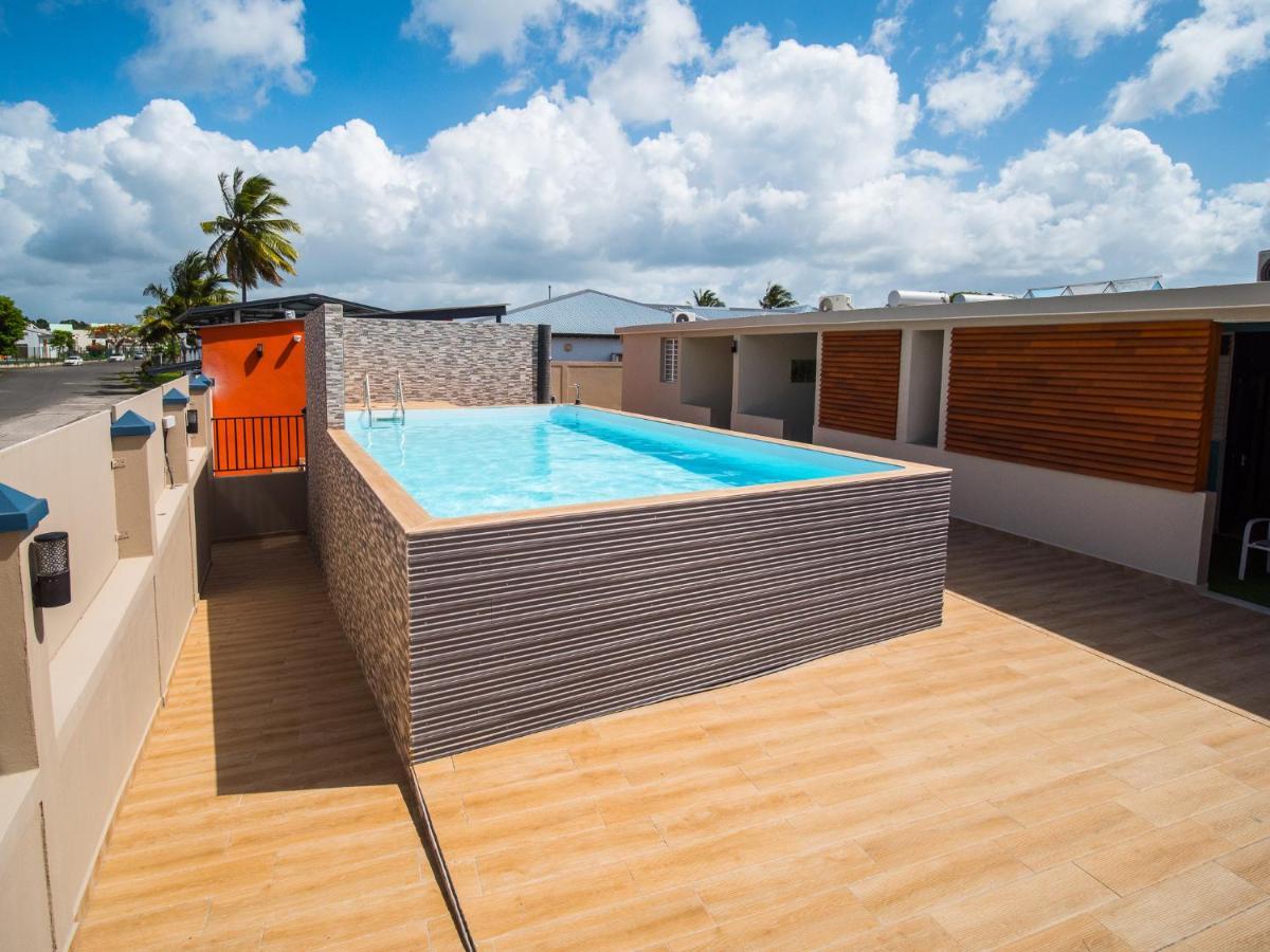 Evasion En Plein Coeur De La Ville T2 Jacuzzis Sauna Et Piscine Au Centre De ปอร์-หลุยส์ ภายนอก รูปภาพ